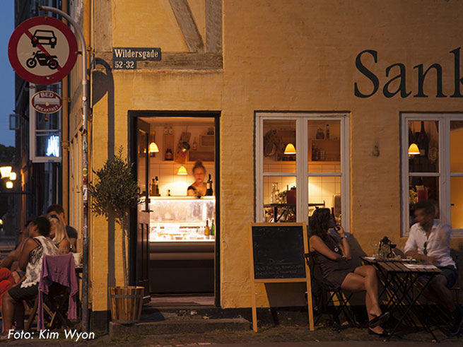 Vild med vin – Om dansk vinhistorie | Besøg på vinbar
