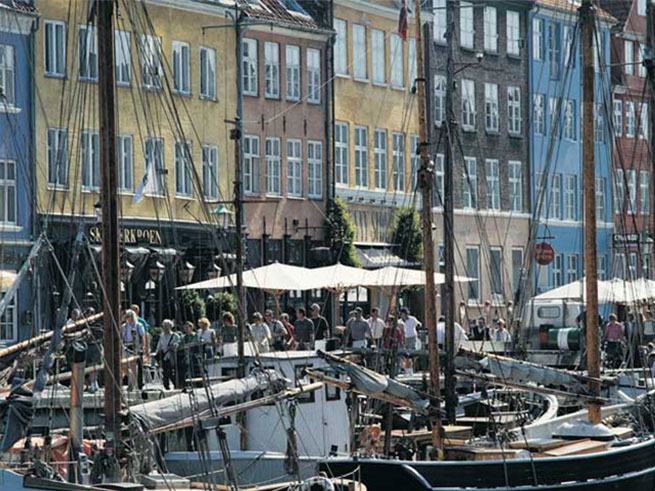 Skal vi gå en tur i Nyhavn? – Nyd Københavnerstemning